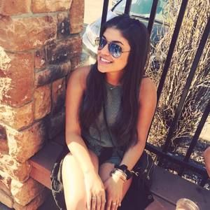 Meet your Posher, Julia