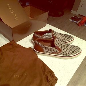 Gucci shoes size 9, fit like 9.5 US