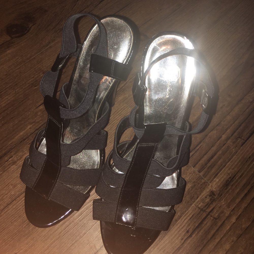 Jessica Simpson Black Caged Pumps