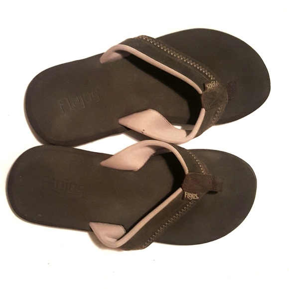 flojos leather flip flops