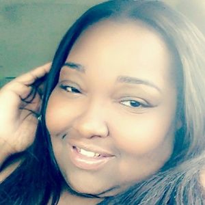 Meet your Posher, Leaira