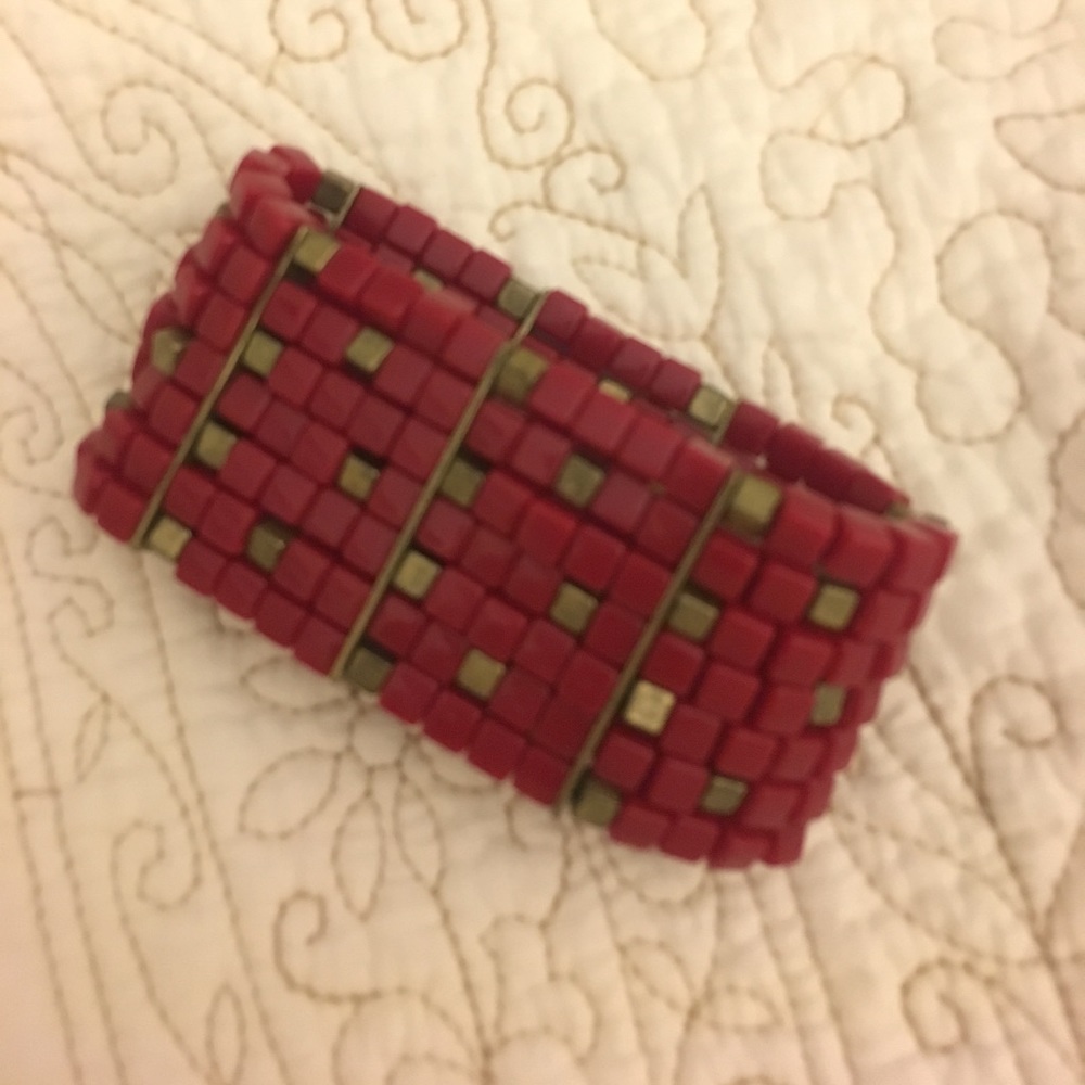 Red & gold beaded bracelet