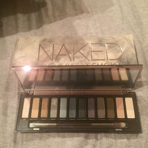 Urban Decay Naked Smoky Palette