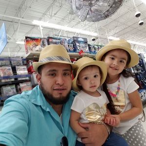 Meet your Posher, Emmanuel