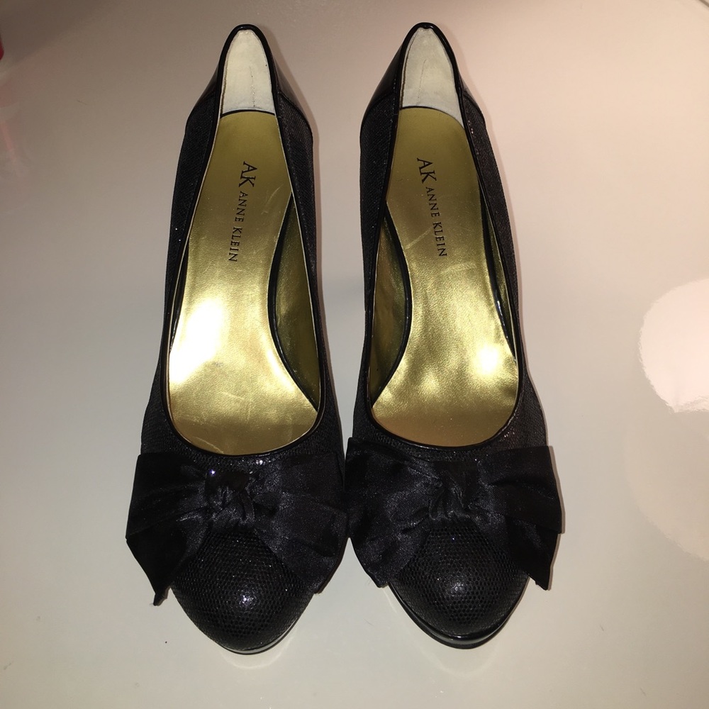 ANNE KLEIN black sparkle heels