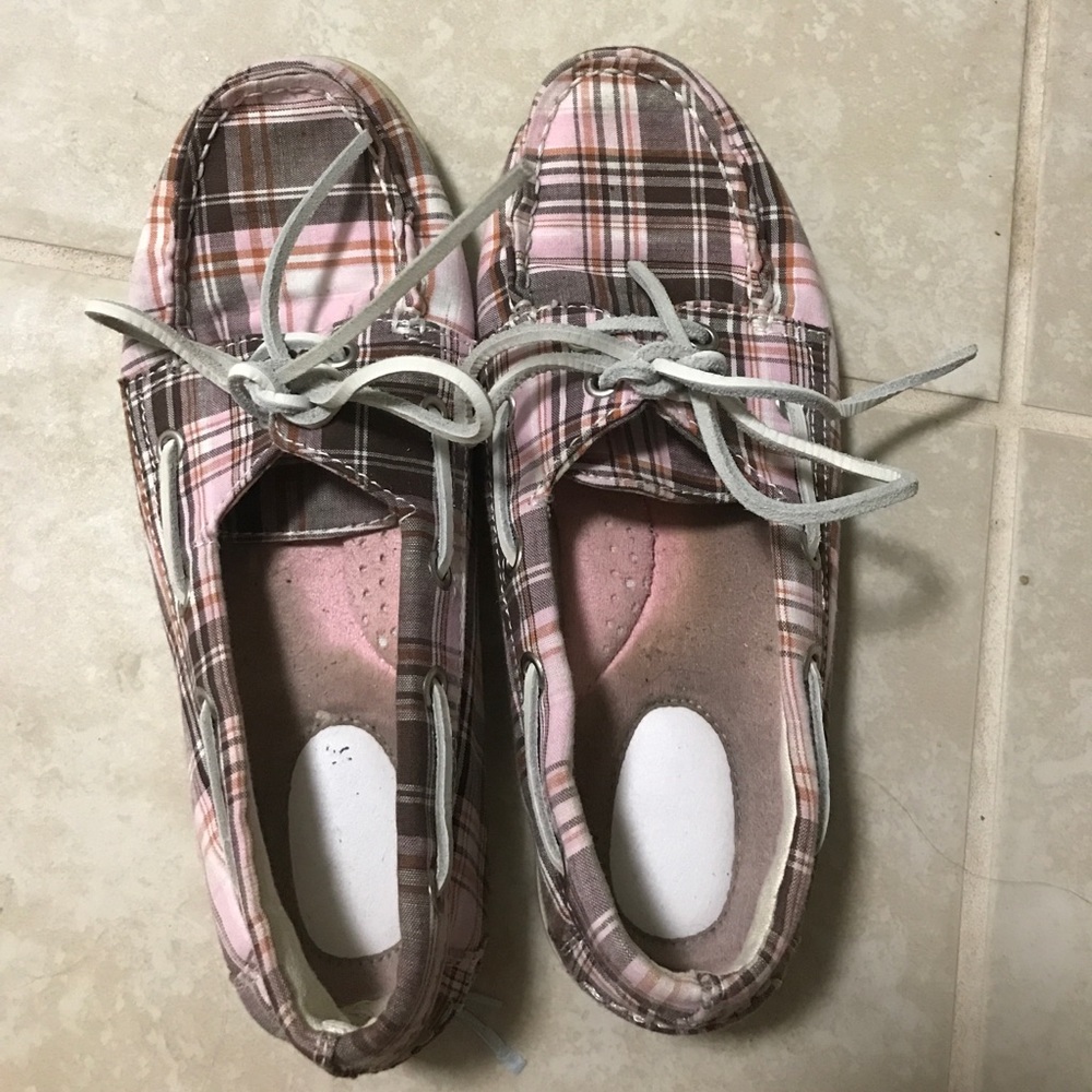 Paradise shores boat shoes
