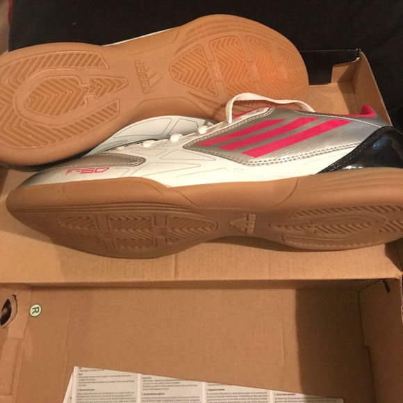 Women's adidas - Picture 2 of 3