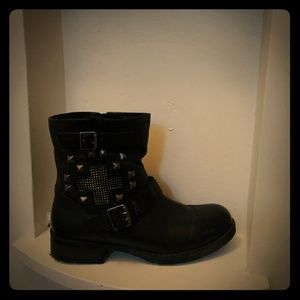 Rock star boots! Super cool cross design!