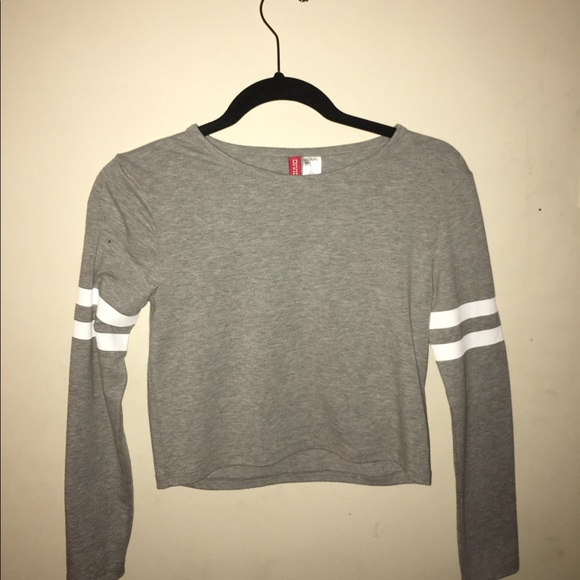 a long sleeve croptop - Picture 1 of 2
