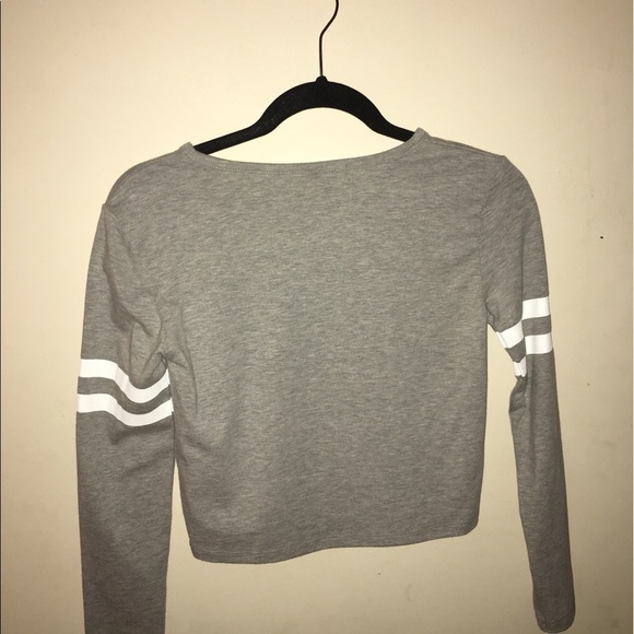 a long sleeve croptop - Picture 2 of 2