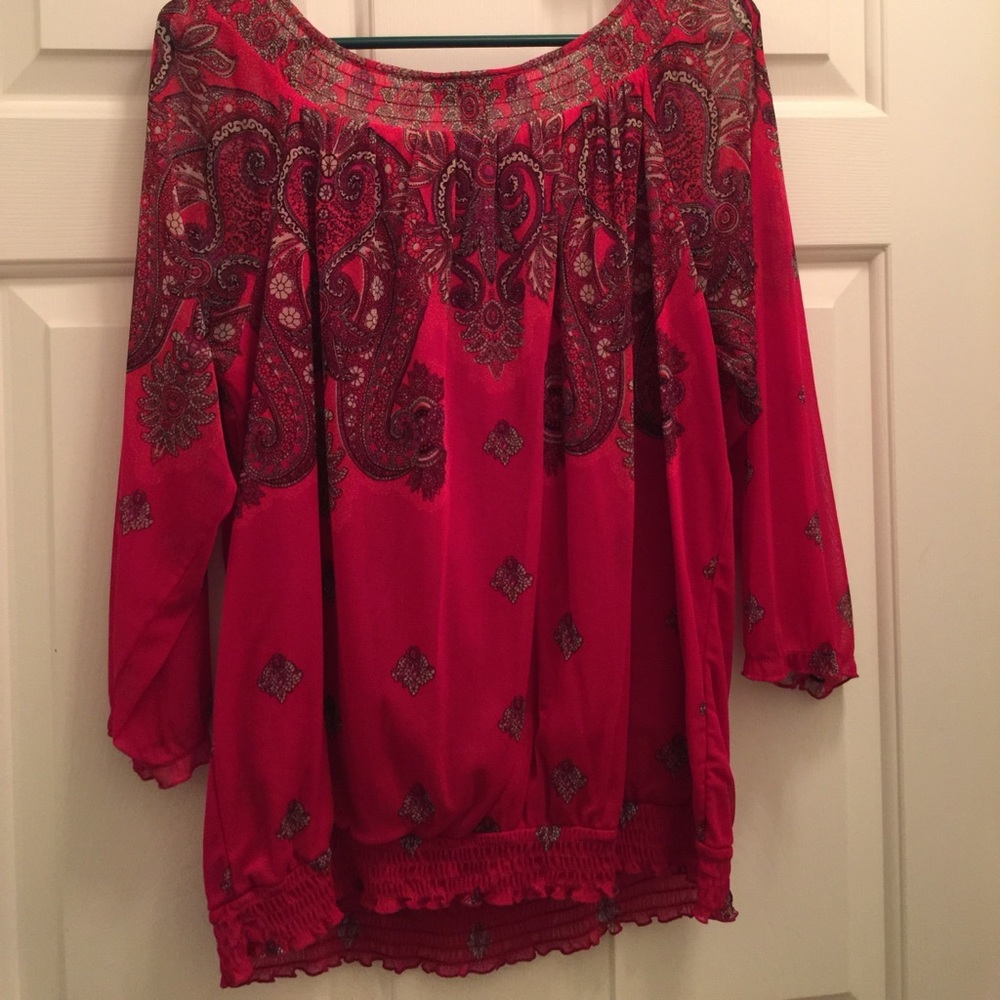 Blouse❤️💙❤️ - Picture 2 of 3
