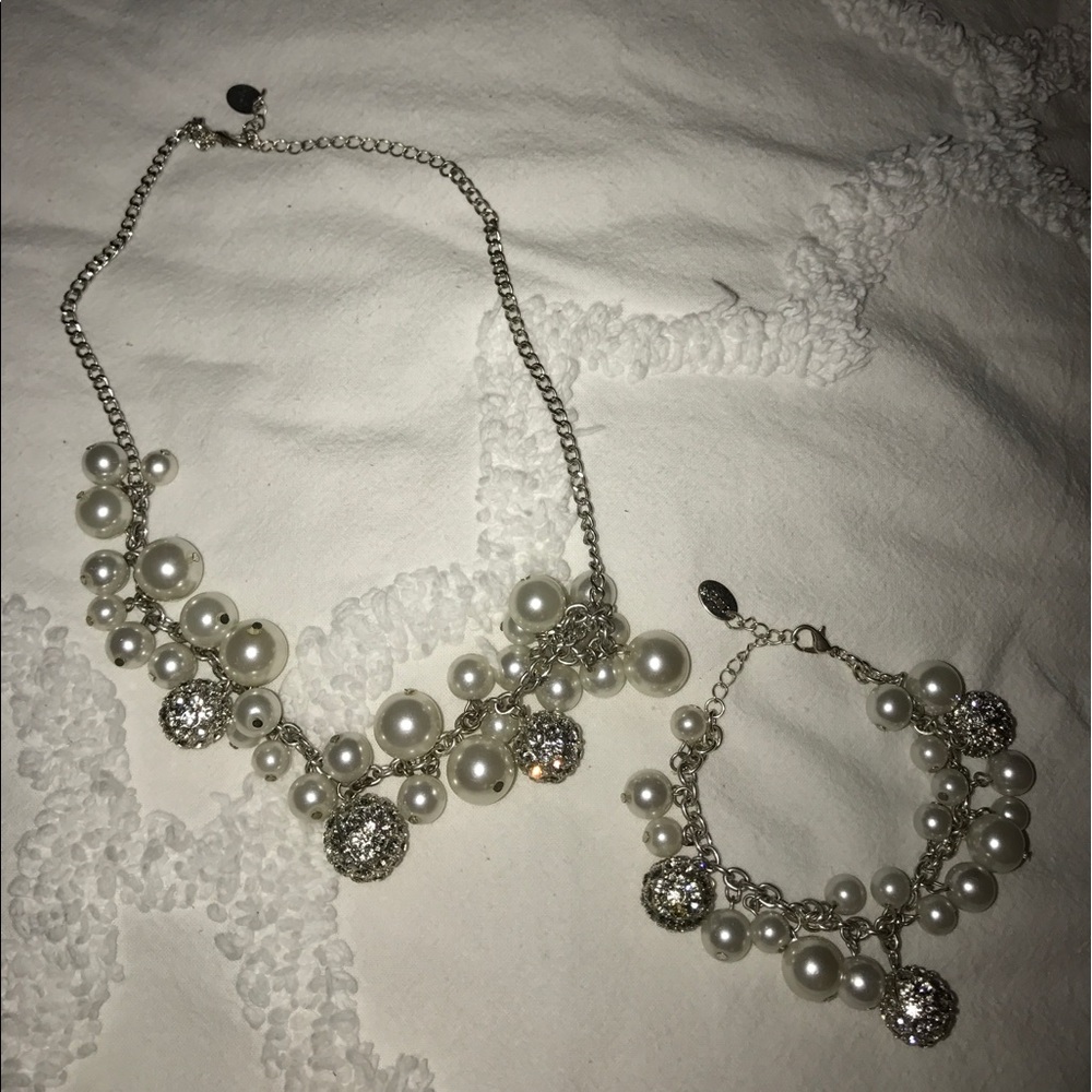 Necklace & bracelet