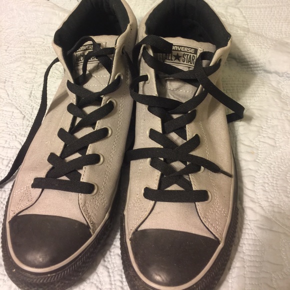 Converse - Picture 1 of 4