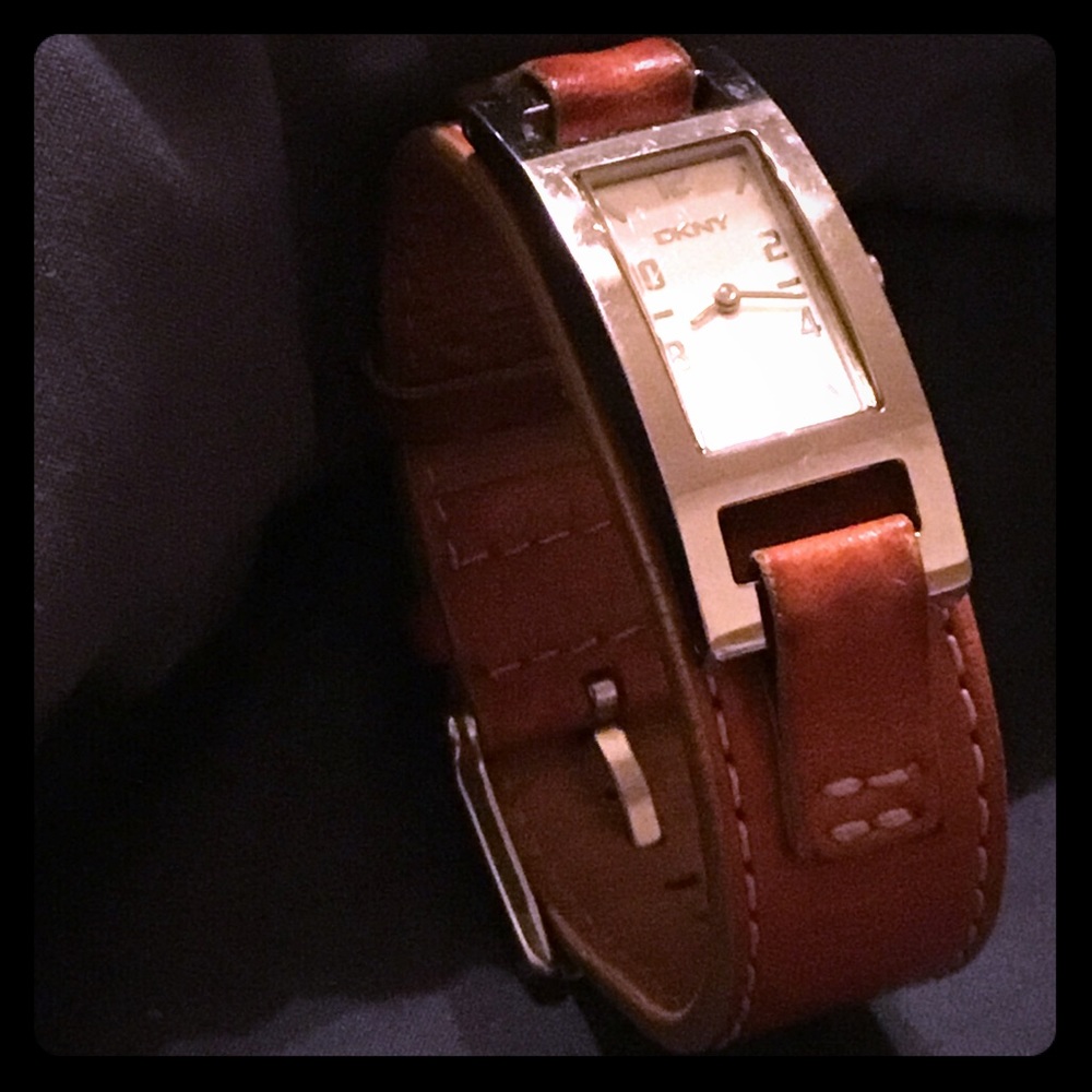 Ladies DKNY SS watch w/Lthr strap