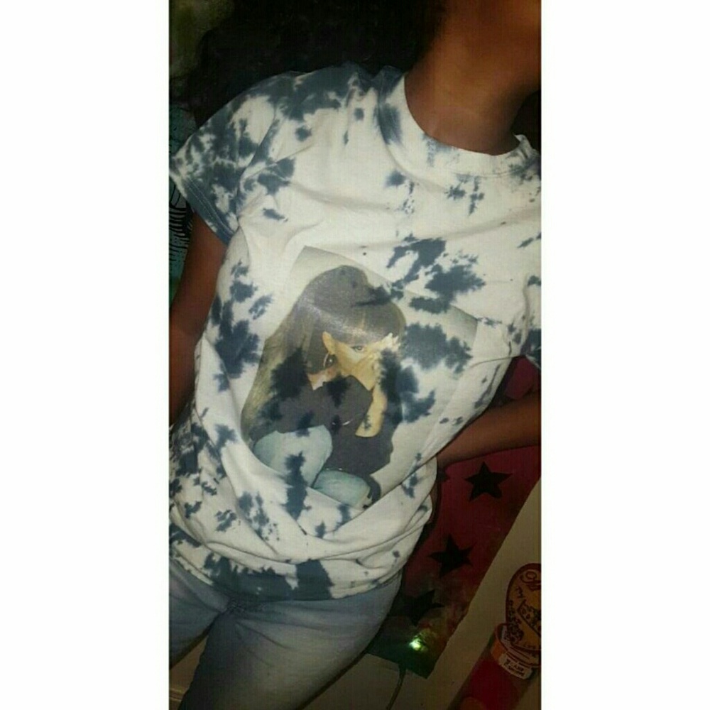 Ariana Grande tye dye shirt