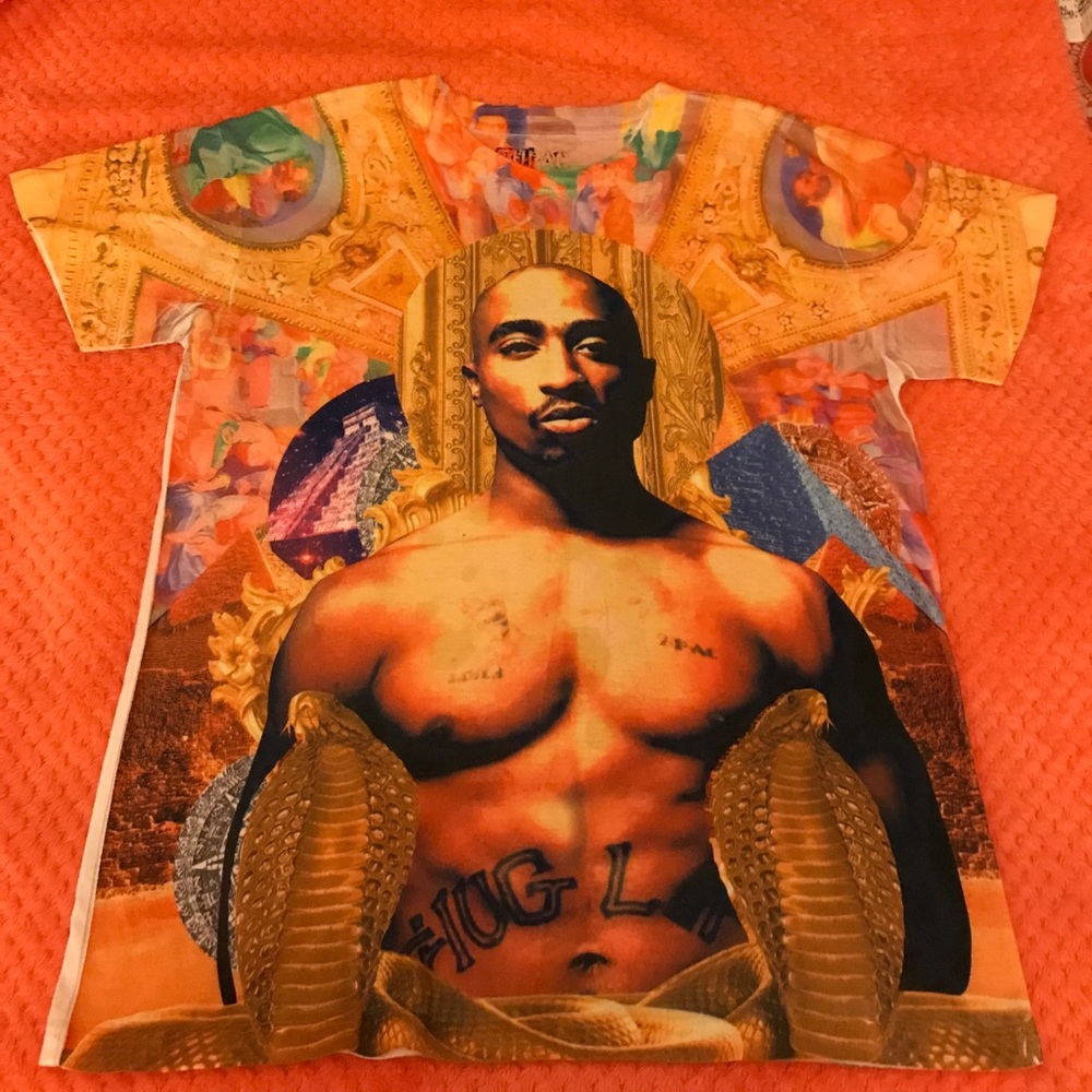 Tupac shirt