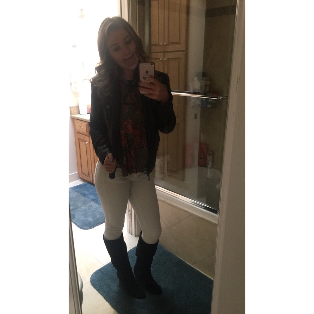 Meet your Posher, Emily