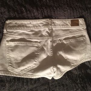 White American Eagle shorts