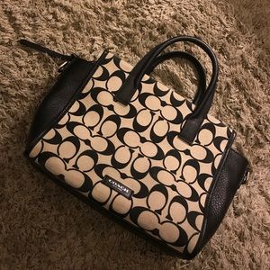 Small Coach Hand Bag/ cross body