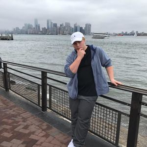 Meet your Posher, Max