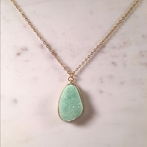 ✨Sea Foam Green Faux Crystal Necklace✨