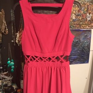 Cute detailed peekaboo fuscia sun dress! Size 5