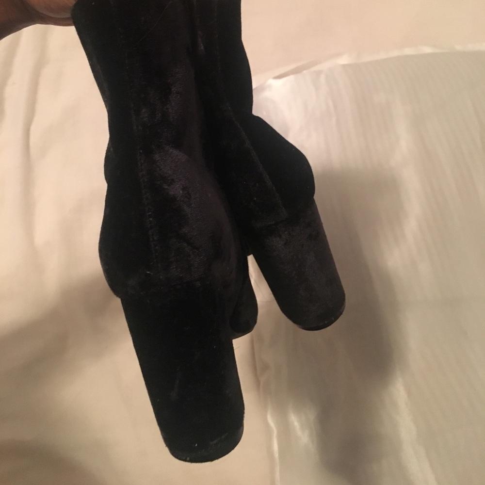 Suede ecote booties from urban outfitters. - Picture 5 of 6