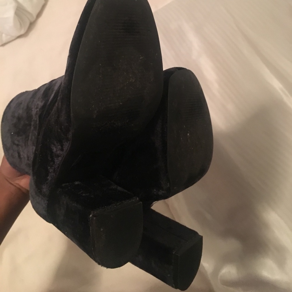 Suede ecote booties from urban outfitters. - Picture 6 of 6