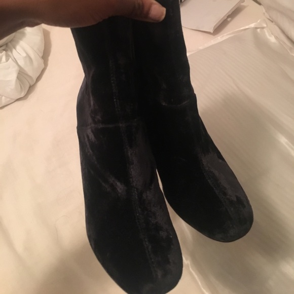 Suede ecote booties from urban outfitters. - Picture 2 of 6