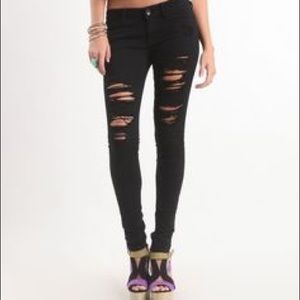 Bullhead black distressed jeans 00