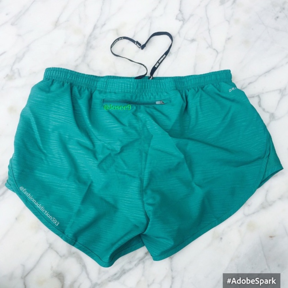 Women's Nike green shorts - Picture 3 of 3