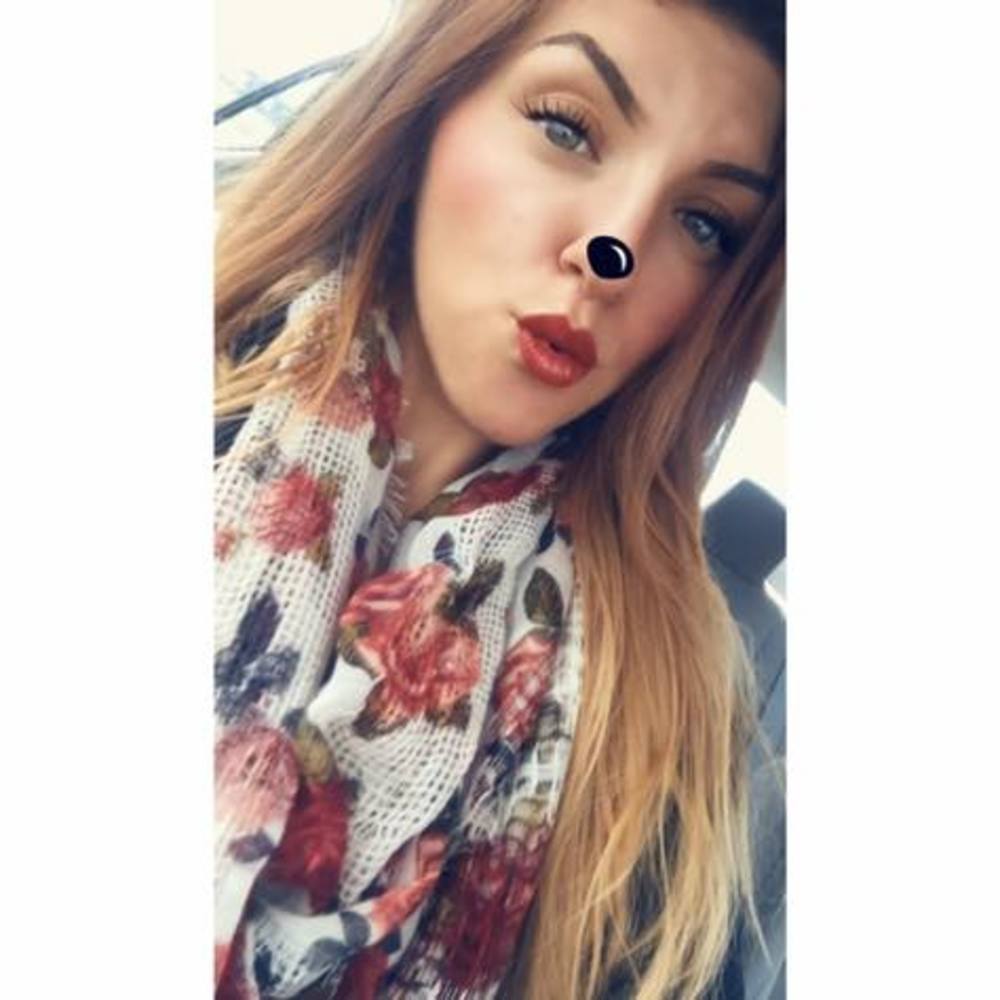 Meet your Posher, Holly