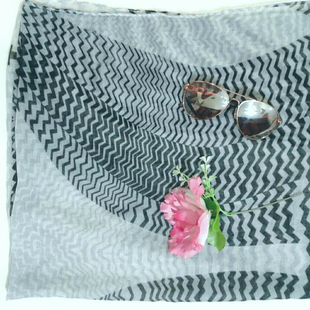 🔥 Infinity Scarf - Picture 2 of 2