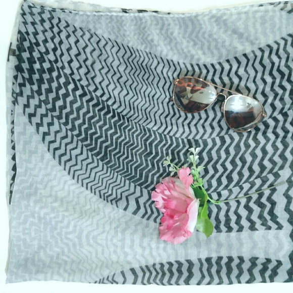 🔥 Infinity Scarf - Picture 2 of 2