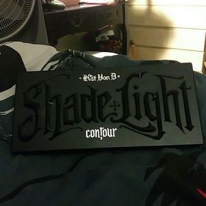 Kat Von D shade + light contour