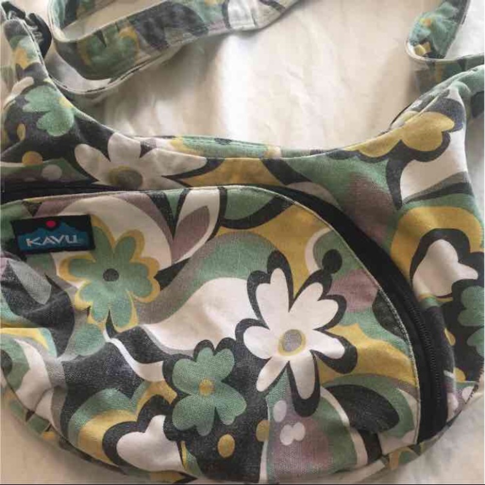 Kavu purse