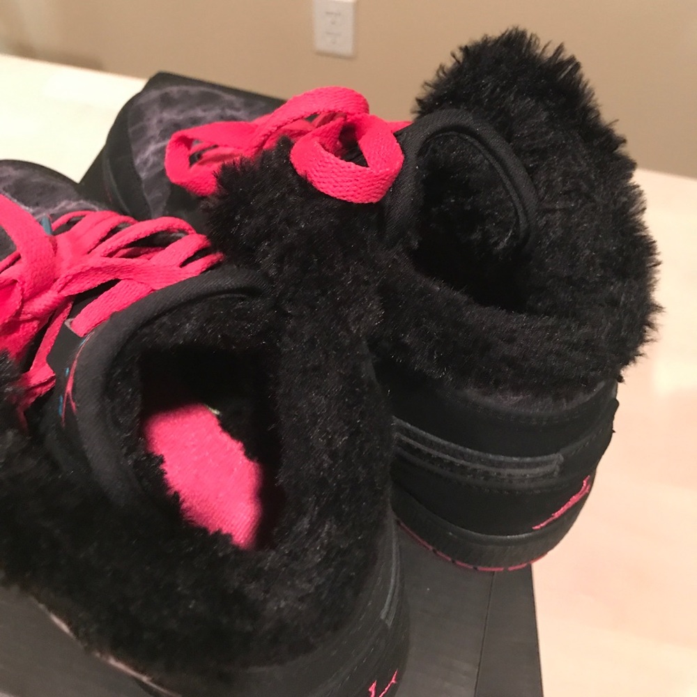 AJ1 - Picture 3 of 5