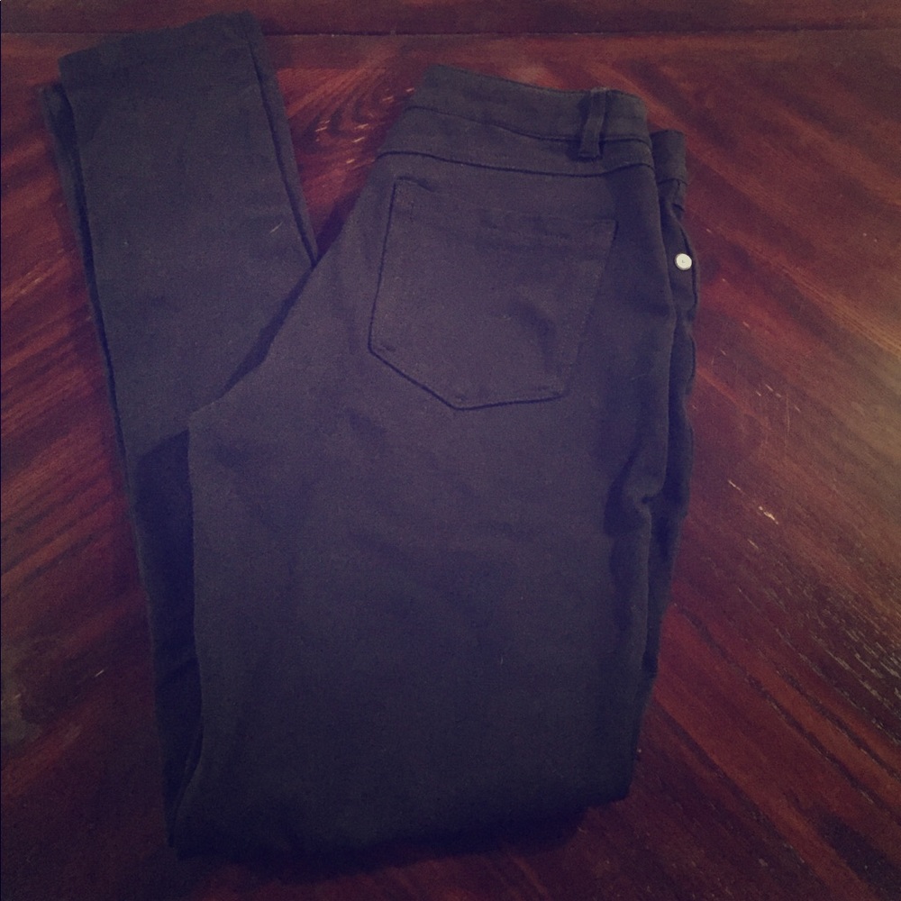 Sz med black jeggings