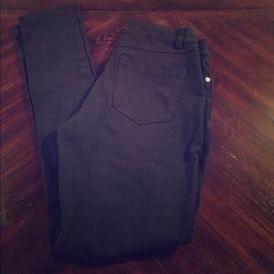 Sz med black jeggings