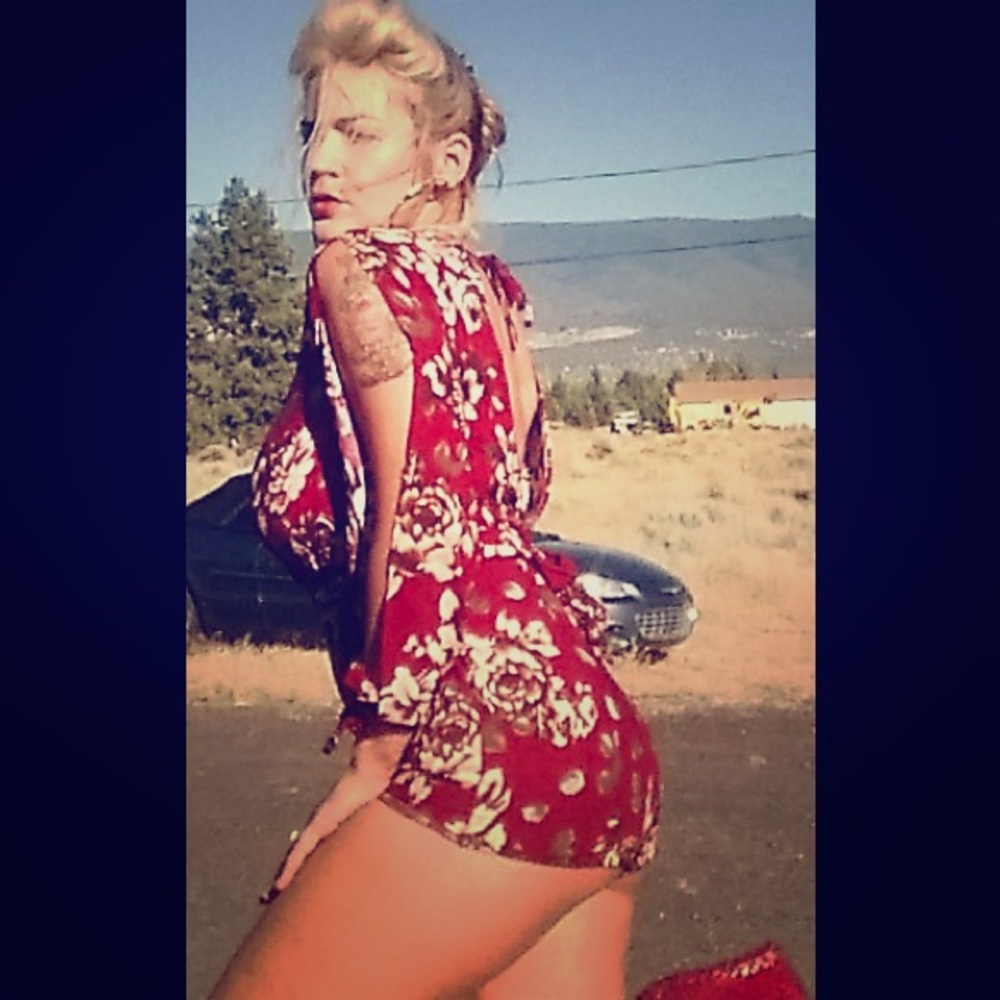 🇬🇧🇺🇸Red as a rose 🌹 romper