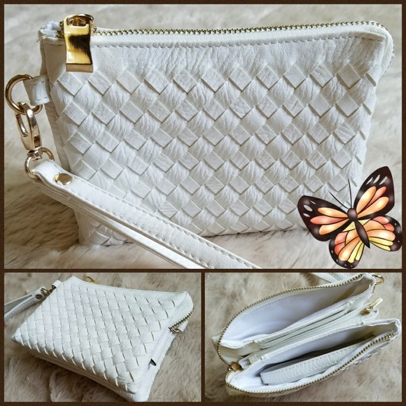 Handbags - SALE! NWOT Woven Wristlet Clutch Pocketbook