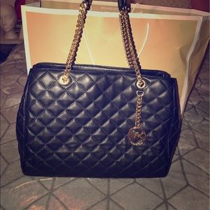 Brand New Michael Kors purse. Never Used