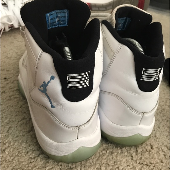 Jordan 11 size 10.5 - Picture 3 of 3