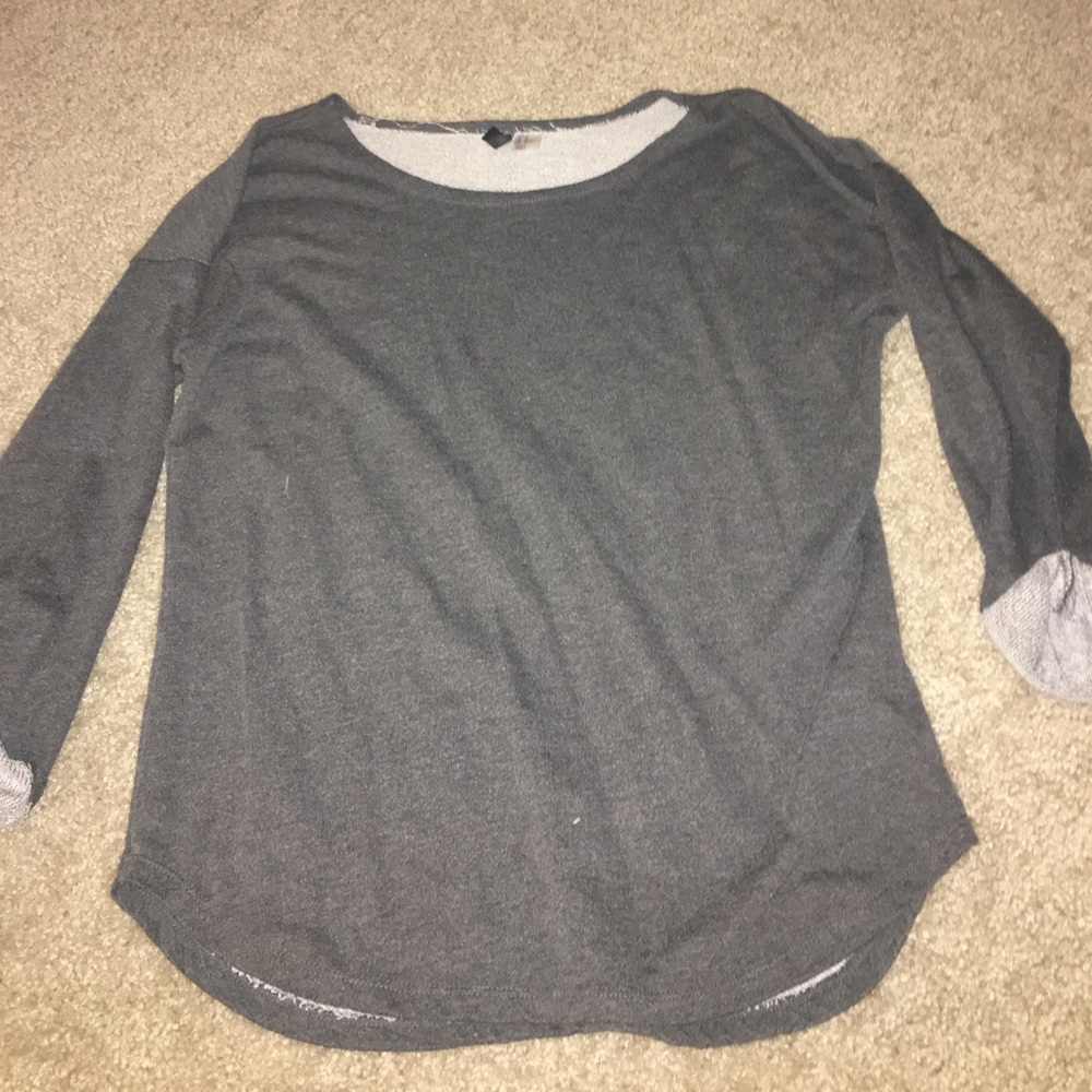 Grey sweatshirt