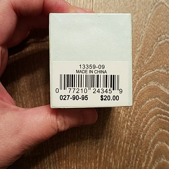 NWT on box. Beautiful ring! - Picture 4 of 4