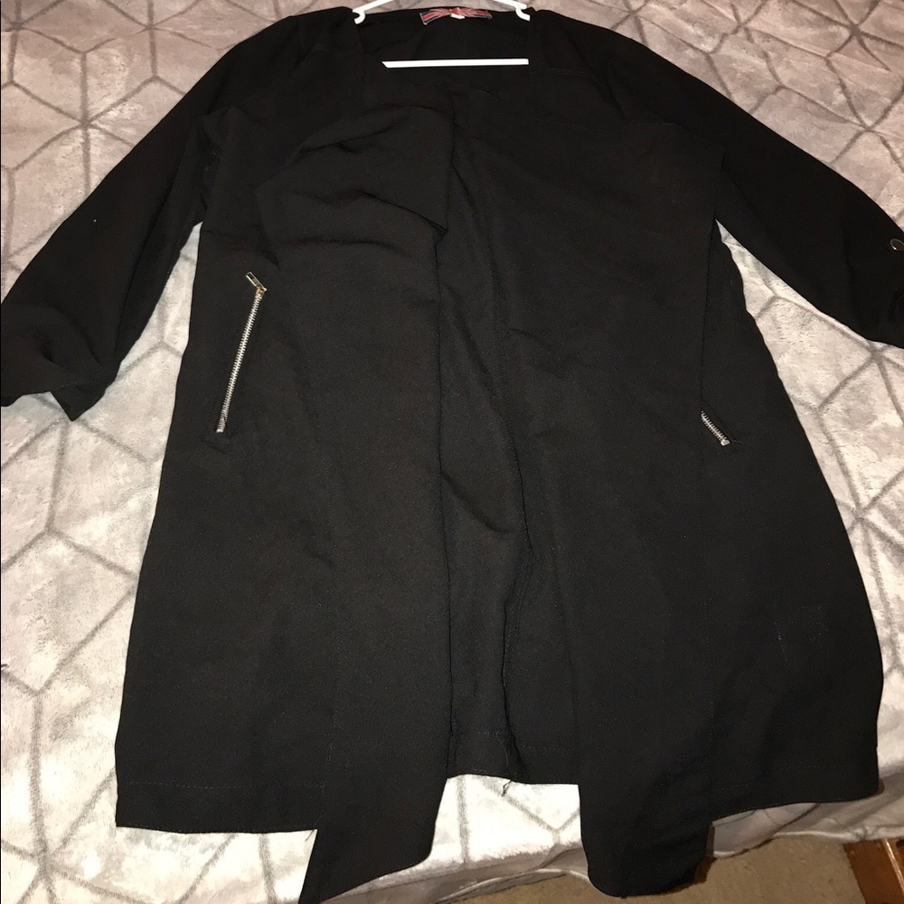 Black light weight trench style vest