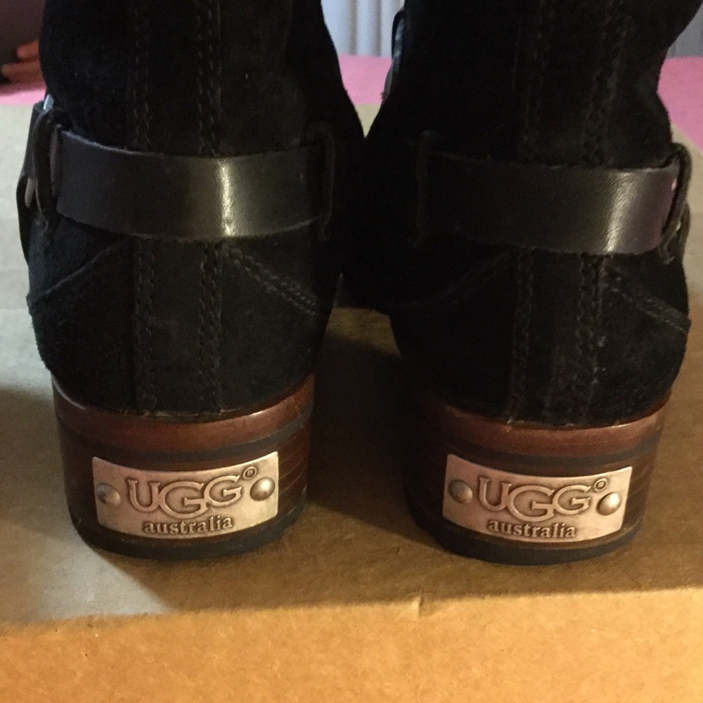 UGG boots - Picture 2 of 4