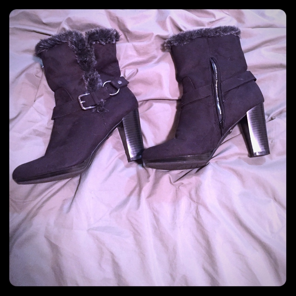 Fancy faux fur boots