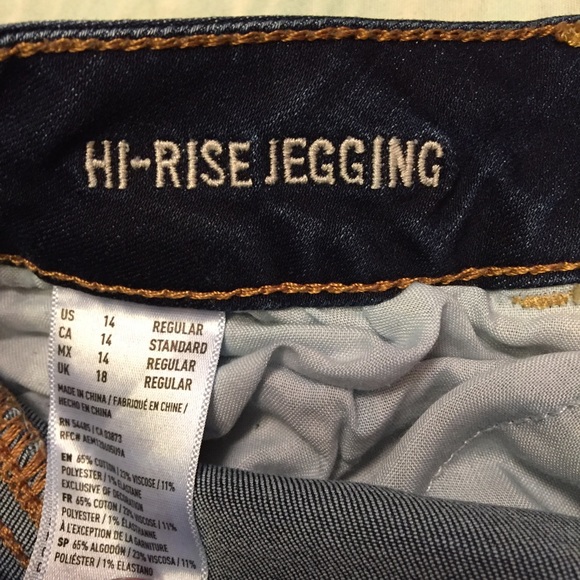 American Eagle Dark Wash High Waisted Jegging! - Picture 5 of 6