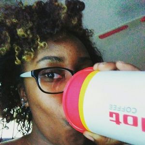Meet your Posher, Alexis